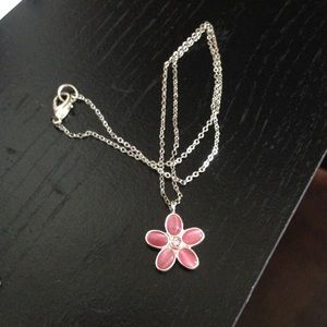Adorable flower necklace
