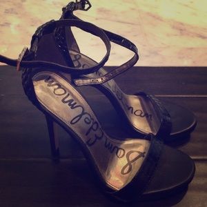 Embossed high heel sandals