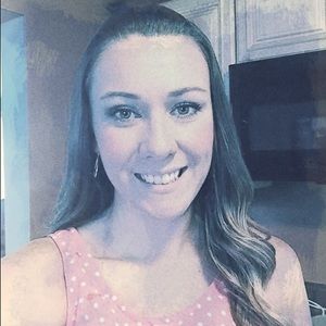 Meet your Posher, Alexandra