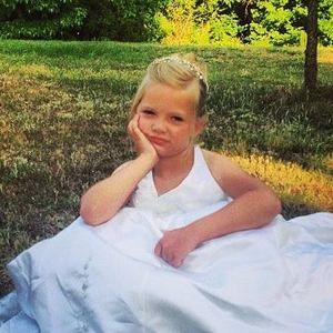 Meet your Posher, Holly