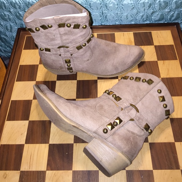 Suede studed short Cowboy boot