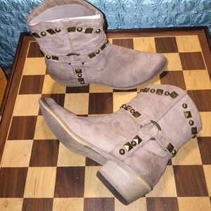 Suede studed short Cowboy boot