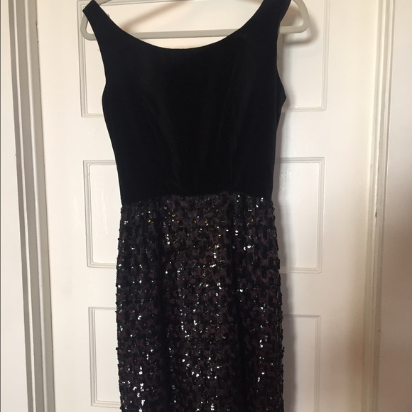 Perfect condition vintage 50s little black dress!