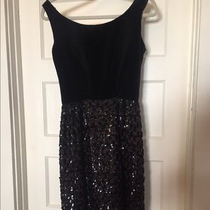 Perfect condition vintage 50s little black dress!