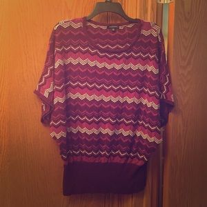Cute purple short sleeve thin sweater.