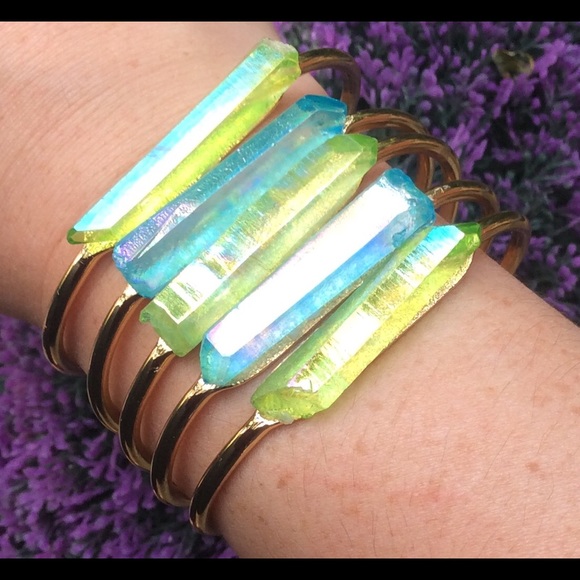 NWT Iridescent Crystal Cuff Bangle ruby quartz - Picture 3 of 3