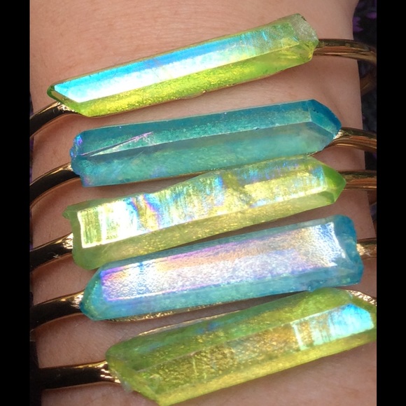 NWT Iridescent Crystal Cuff Bangle ruby quartz - Picture 2 of 3