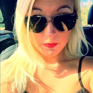 Meet your Posher, Julia