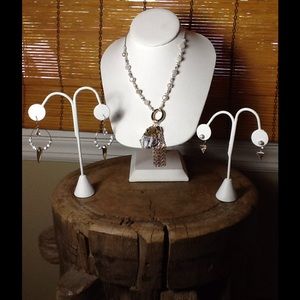 Romeo & Juliet white marble long neck and ears