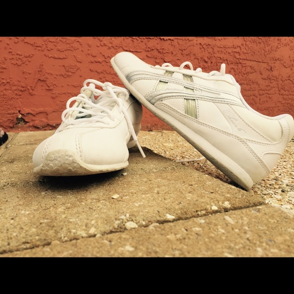Asics Cheer 6 Shoes