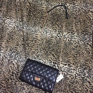 Black shoulder bag