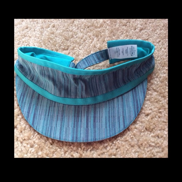 ⛔️SOLD⛔️Lululemon Visor - Picture 1 of 2