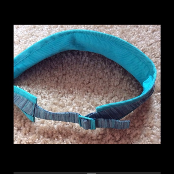 ⛔️SOLD⛔️Lululemon Visor - Picture 2 of 2