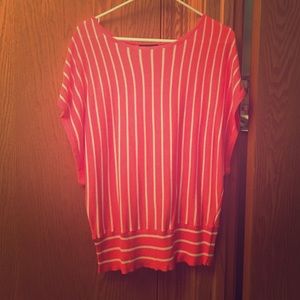 Short sleeve sweater