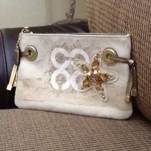 Wristlet