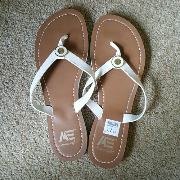 American Eagle flip flops