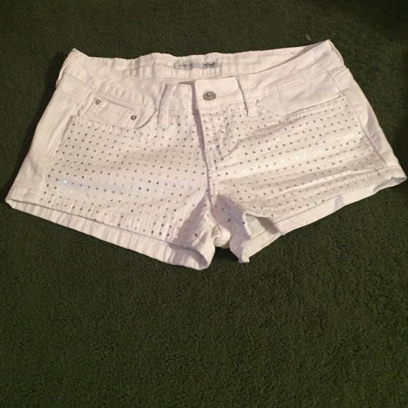 Yumi  white shorts with sequins on front and back