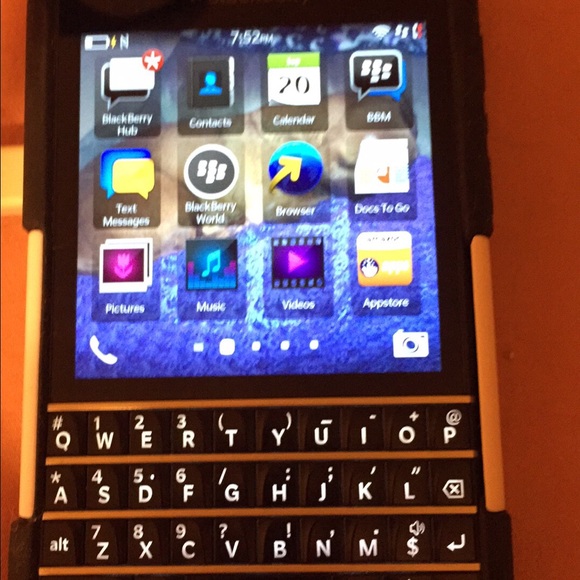 I am selling a Tmobile blackberry q10 prepaid 😍⚓️