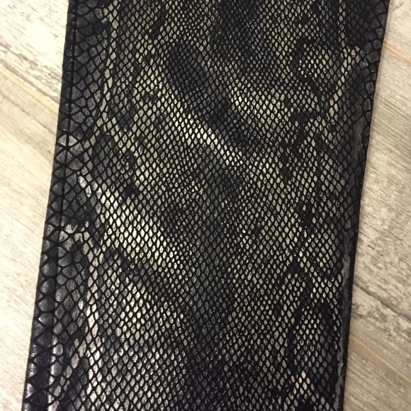 Faux Python legging - Picture 2 of 4