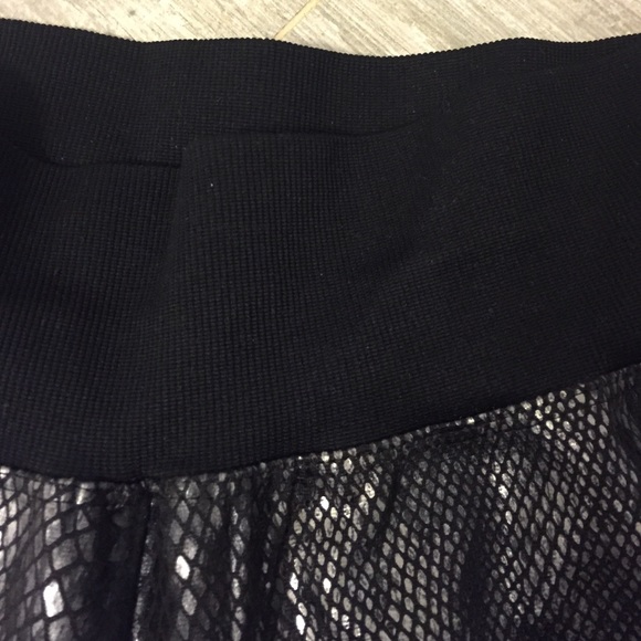 Faux Python legging - Picture 3 of 4