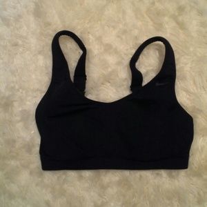 Sports bra like new worn twice...Like New!!!!