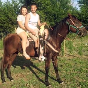 Meet your Posher, Sara edith