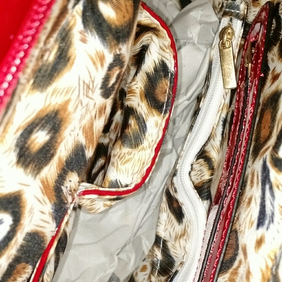 Handbag - Picture 2 of 4