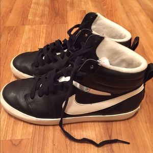 Nike Blazer Mid Suede Vintage Women's Shoe