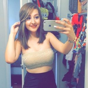 Meet your Posher, Roxanna