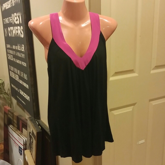 Beautiful Black and Fuchsia Top