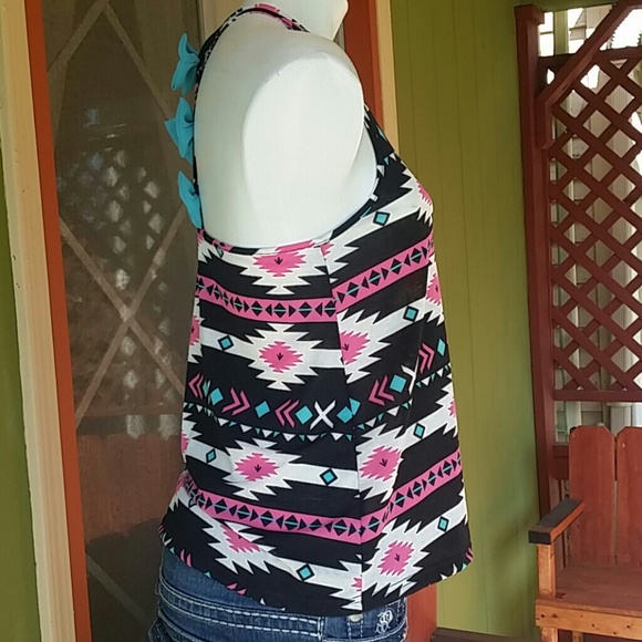 NWT Cute Bowtie Top - Picture 2 of 4