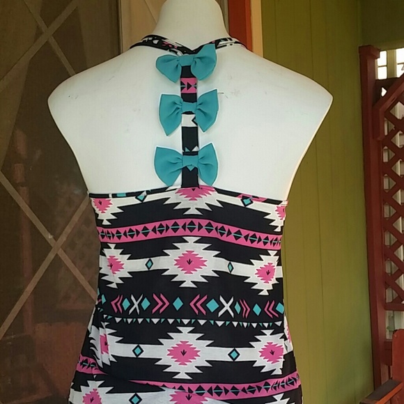 NWT Cute Bowtie Top - Picture 3 of 4