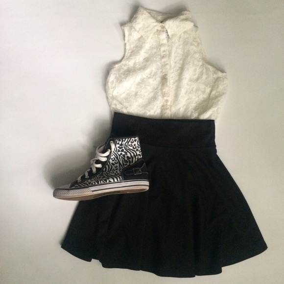 Lace PeterPan Collar Button Down