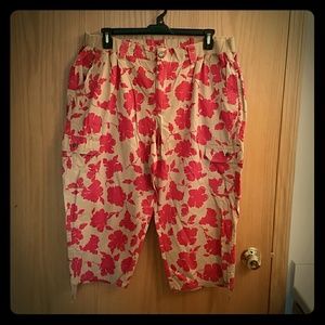 NWOT! Plus Size Floral Cotton Capris