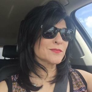 Meet your Posher, Debbie