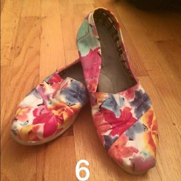 Floral Toms