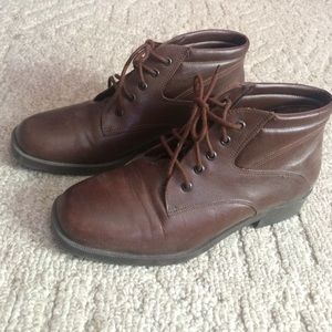Brown ankle boots, worn twice!