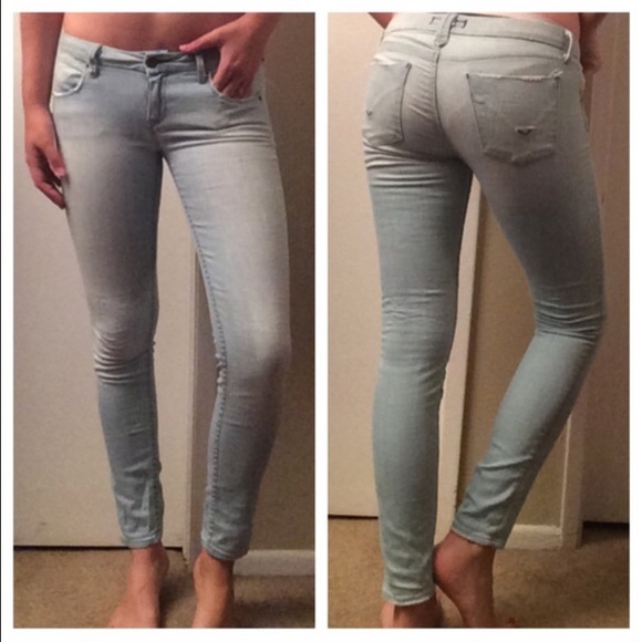 Super cute pair of skinny Hudson Jeans!