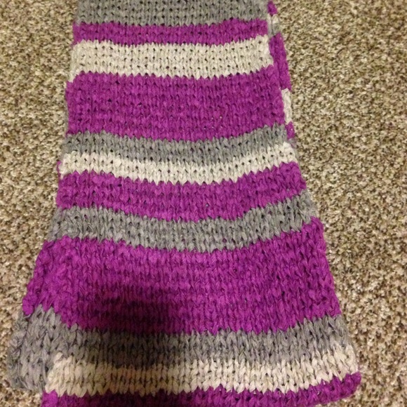 Scarves - Picture 2 of 3