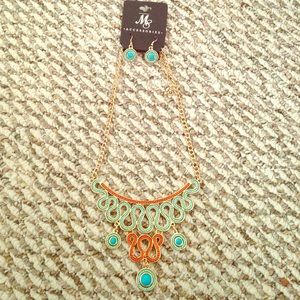 Earring and necklace set