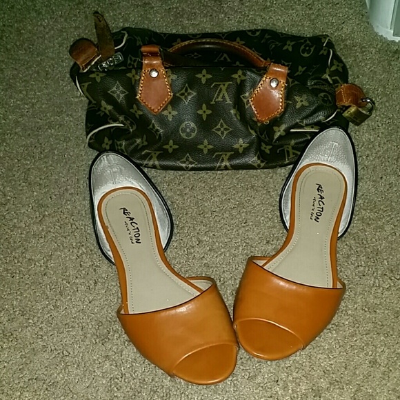 Black back with brown peep toe flats