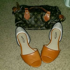 Black back with brown peep toe flats