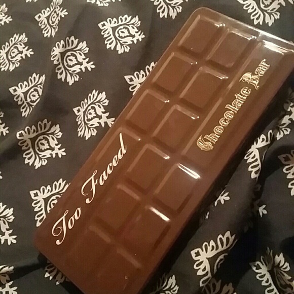 MAKE AN OFFER Chocolate Bar by Too Faced