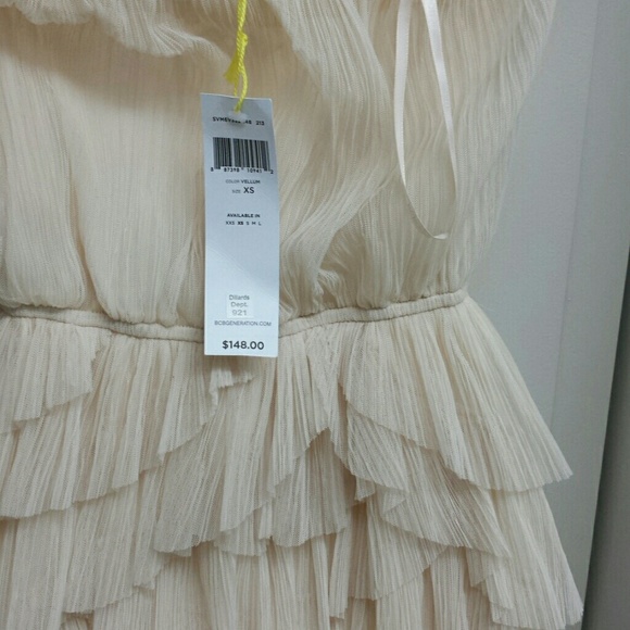 (Sold) NWT $148 BCBG strapless layered lace dress - Picture 4 of 4