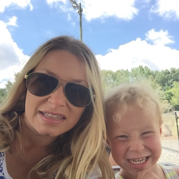 Meet your Posher, Kimberly - Picture 1 of 1
