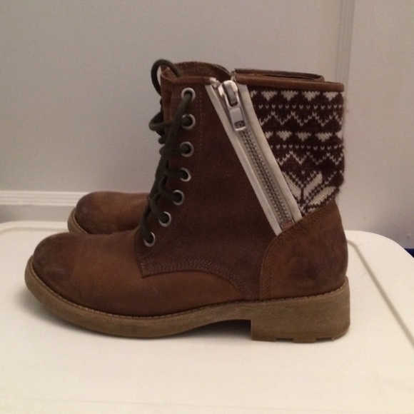Vintage looking guess brand combat boots/booties