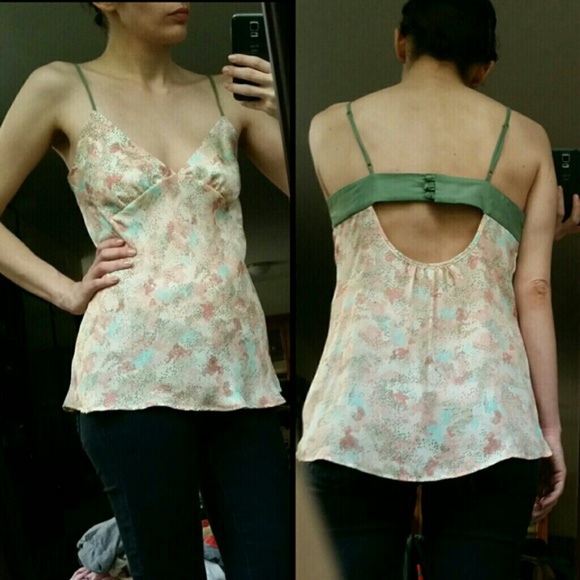 Floral silk blouse green and pink w back cut-out - Picture 4 of 4
