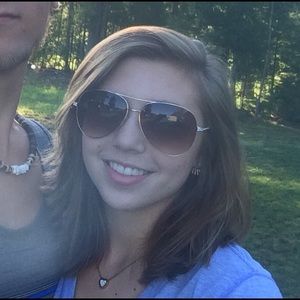 Meet your Posher, Hannah