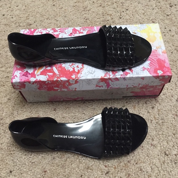 Chinese Laundry sandals