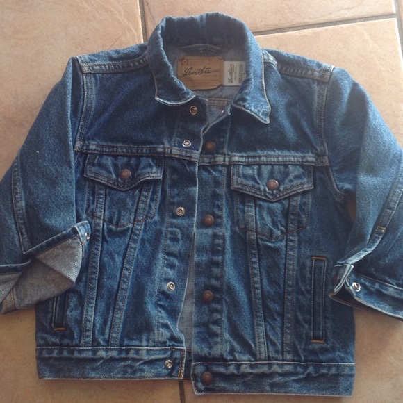 Blue denim Levi Strauss size 6 kids jean jacket.